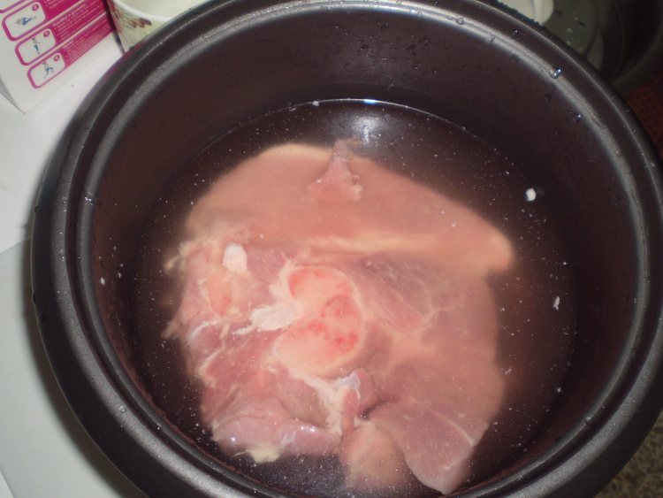 扁豆香菇炖骨头步骤3
