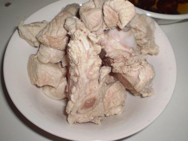扁豆香菇炖骨头步骤6