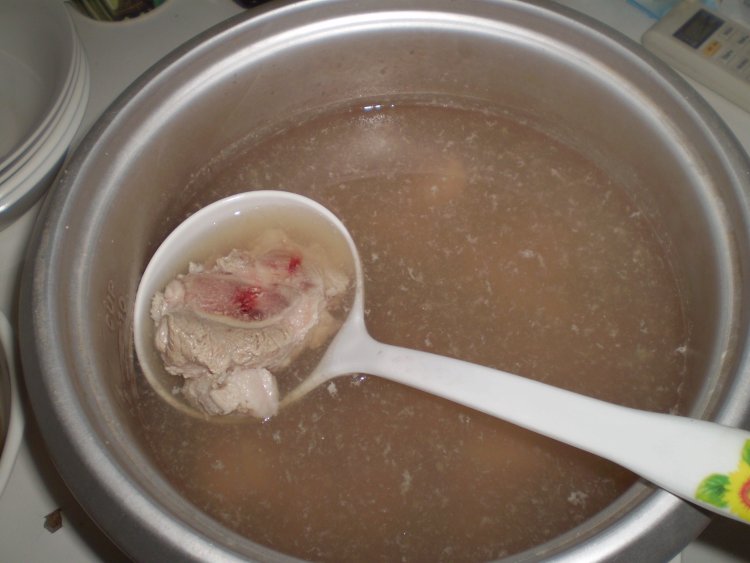 扁豆香菇炖骨头步骤5