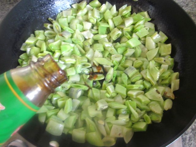 蚝油白菜扁豆步骤2