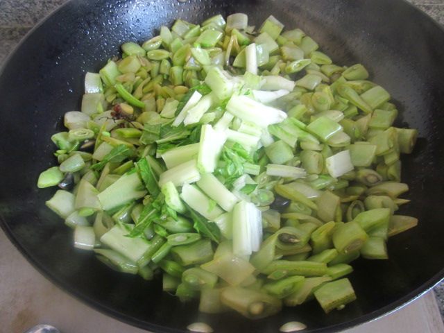 蚝油白菜扁豆步骤3