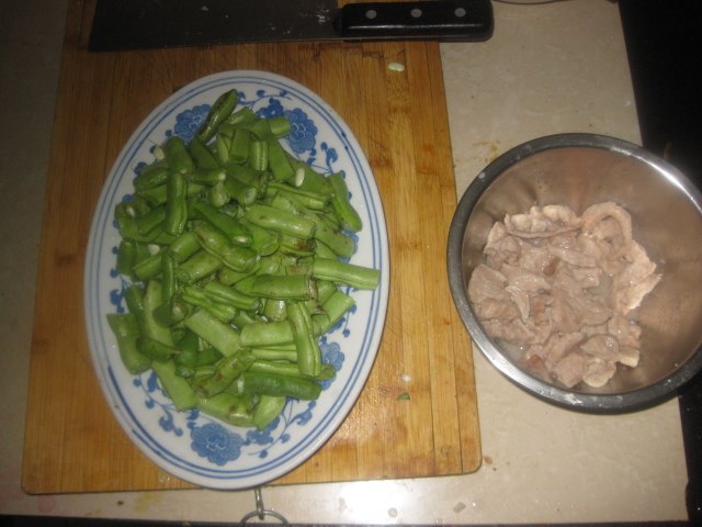 肉炒扁豆步骤1
