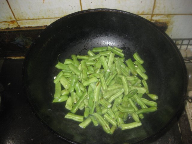 肉炒扁豆步骤4