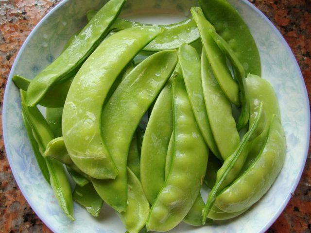 炒扁豆丝步骤1