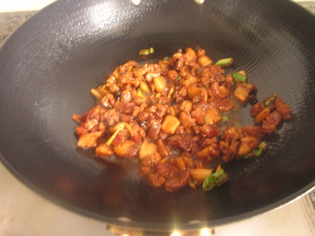 酱肉扁豆丝步骤3