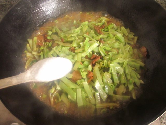 酱肉扁豆丝步骤5