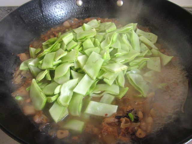 白菜扁豆炖肉步骤4