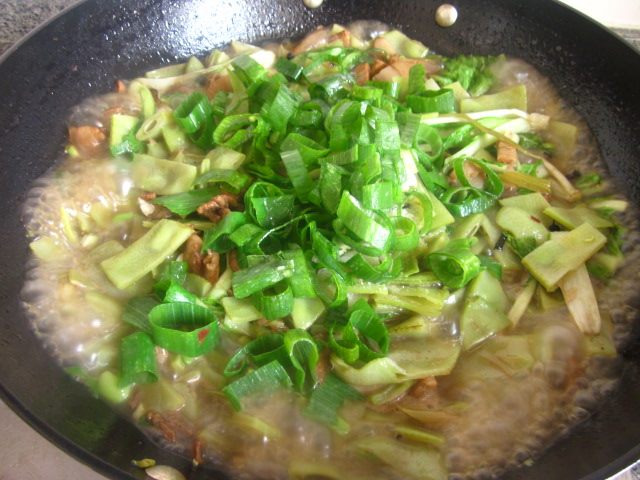 白菜扁豆炖肉步骤7
