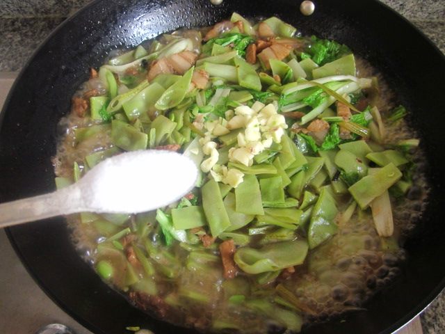 白菜扁豆炖肉步骤6