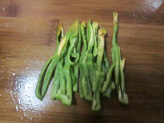扁豆木耳炒肉步骤4