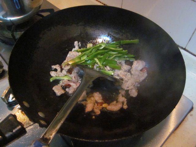 扁豆木耳炒肉步骤7