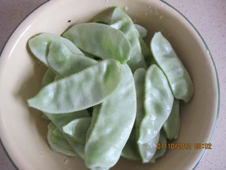 干煸扁豆丝步骤1