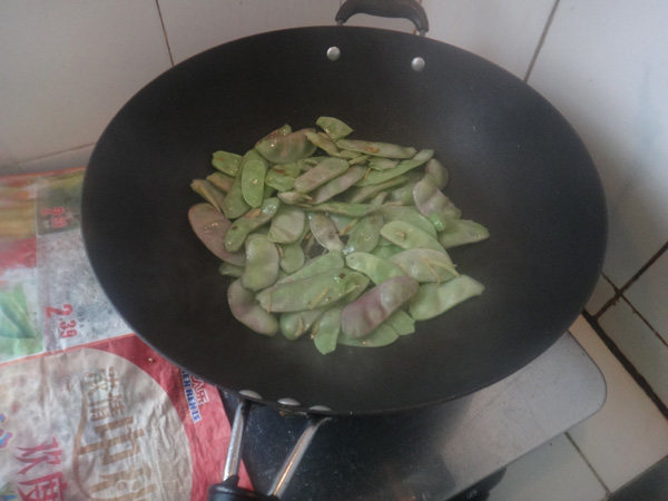 焖扁豆步骤3