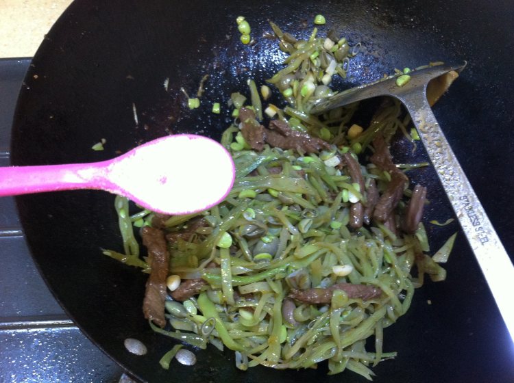 扁豆炒牛肉步骤11