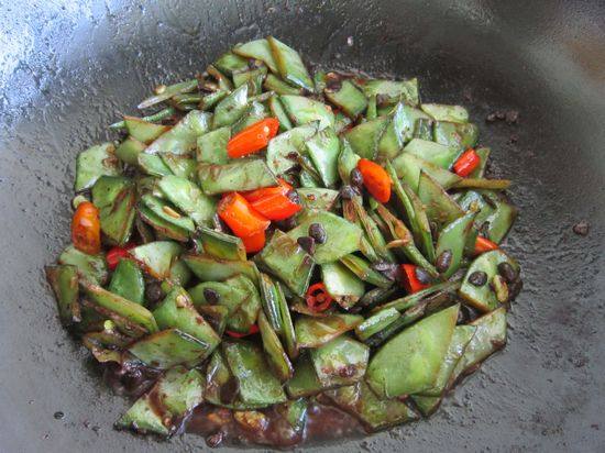 豆豉炒扁豆步骤9