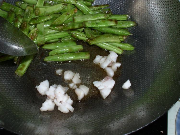 干煸肉粒扁豆步骤4