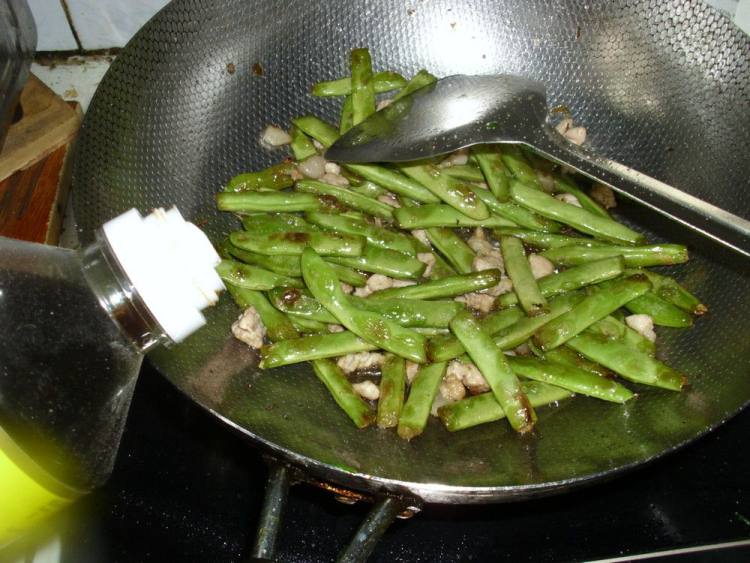 干煸肉粒扁豆步骤6