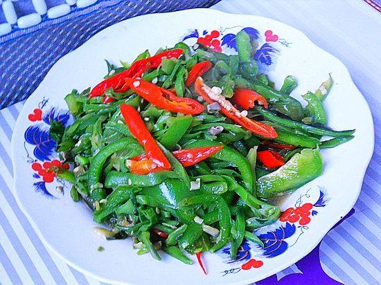 青红椒炒扁豆步骤9