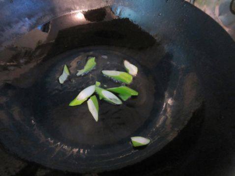 扁豆炒香肠步骤3