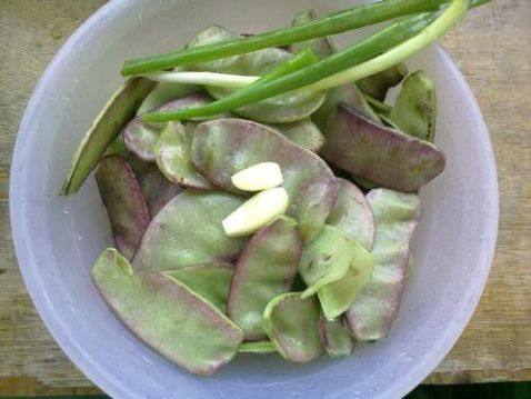 小炒扁豆丝步骤1