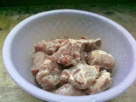扁豆骨头汤步骤2