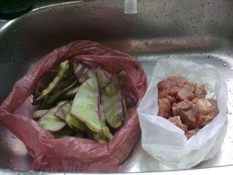 扁豆骨头汤步骤1