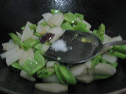 扁豆萝卜片步骤6