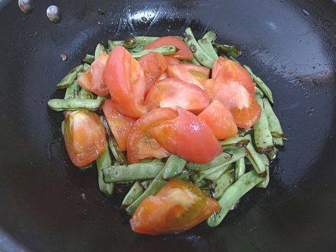 番茄焖扁豆步骤7