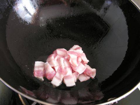 五花肉烧扁豆角步骤2