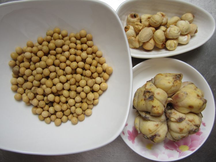 百合莲子豆浆步骤1