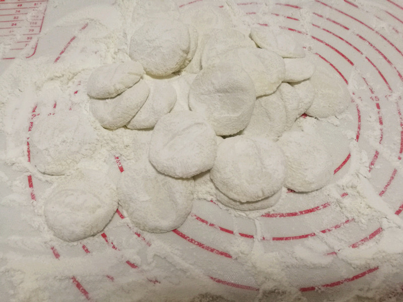 猪肉酸菜水饺步骤9