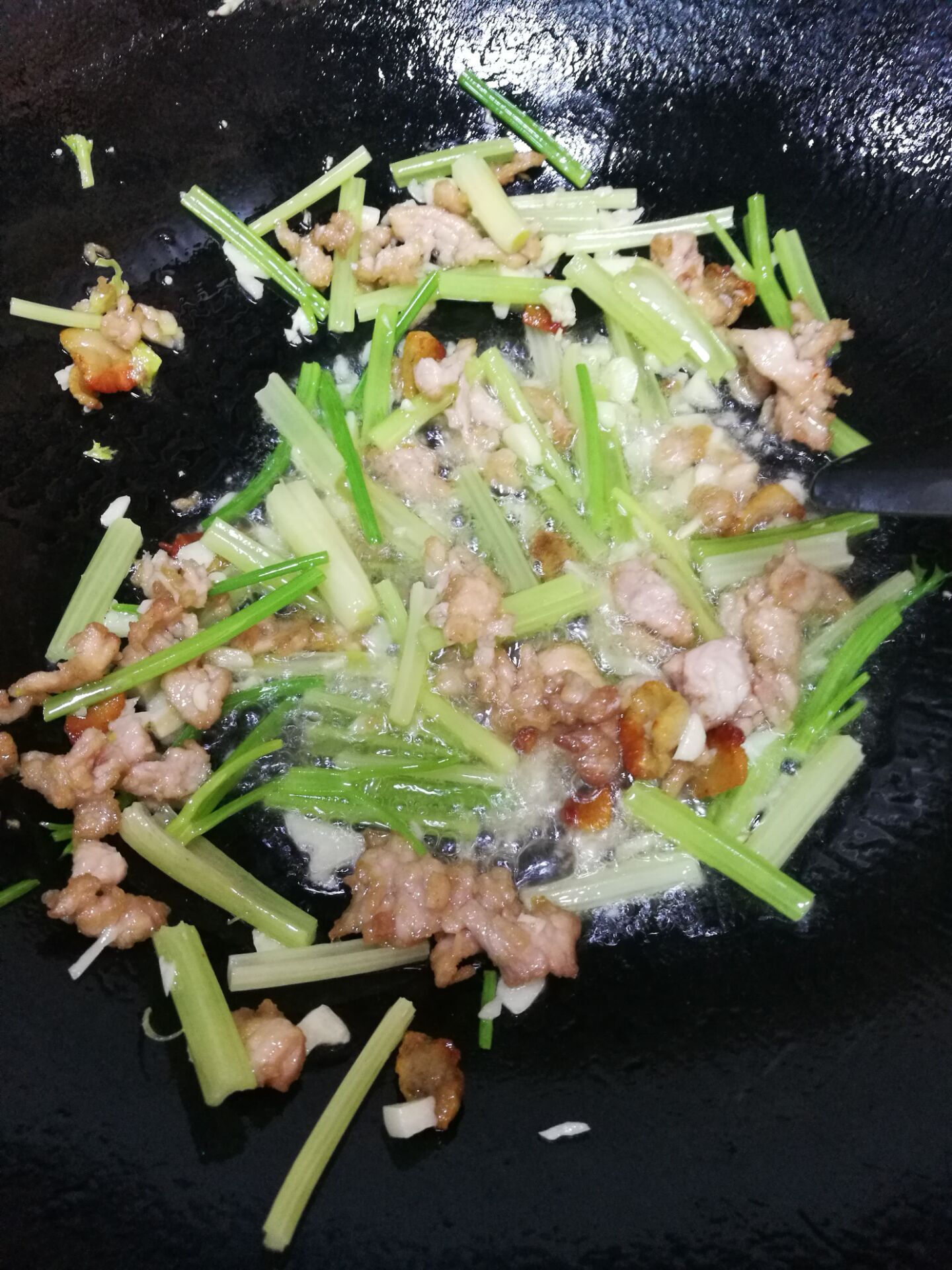腐竹青椒炒肉步骤8