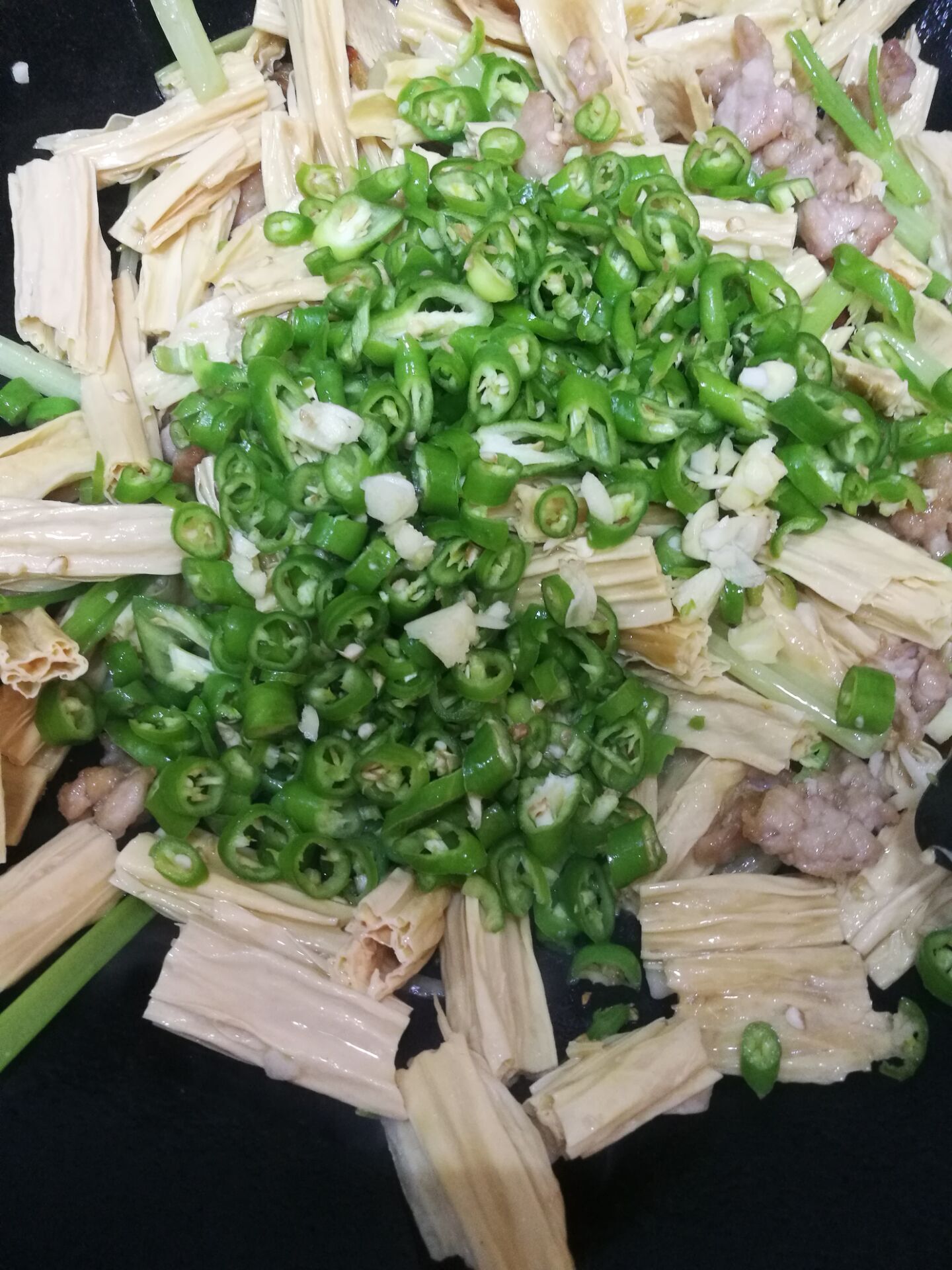 腐竹青椒炒肉步骤10