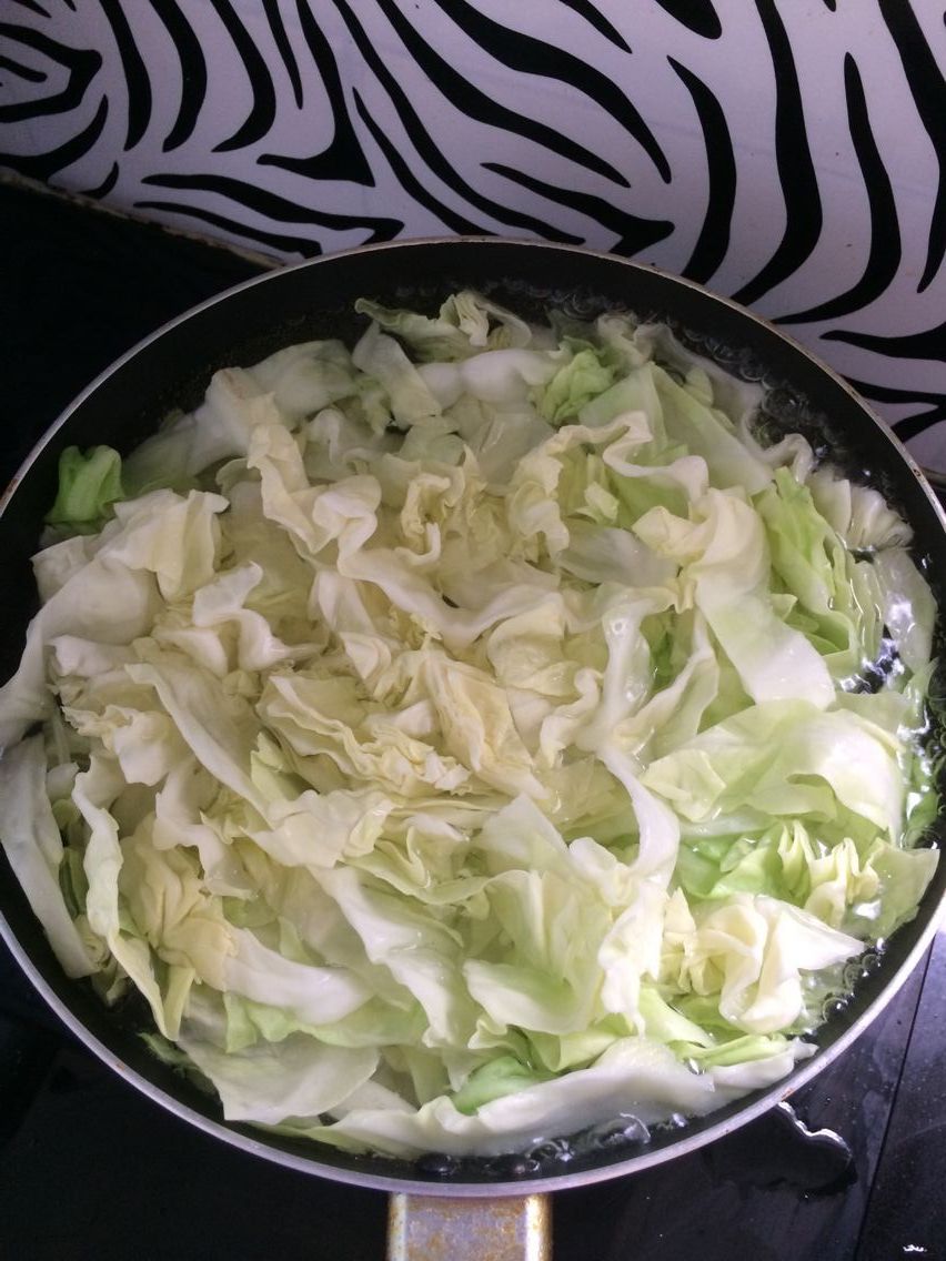 圆白菜肉包步骤2