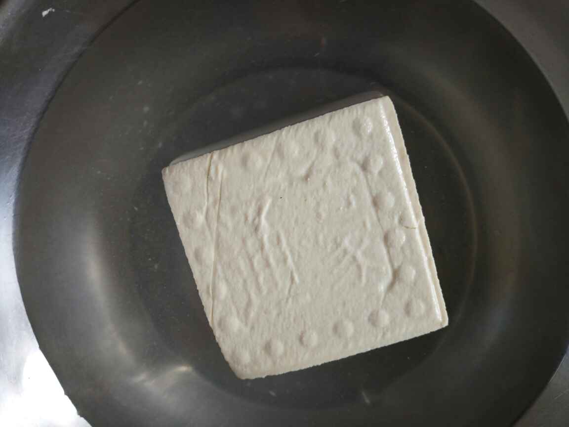 肉末茄汁豆腐步骤1