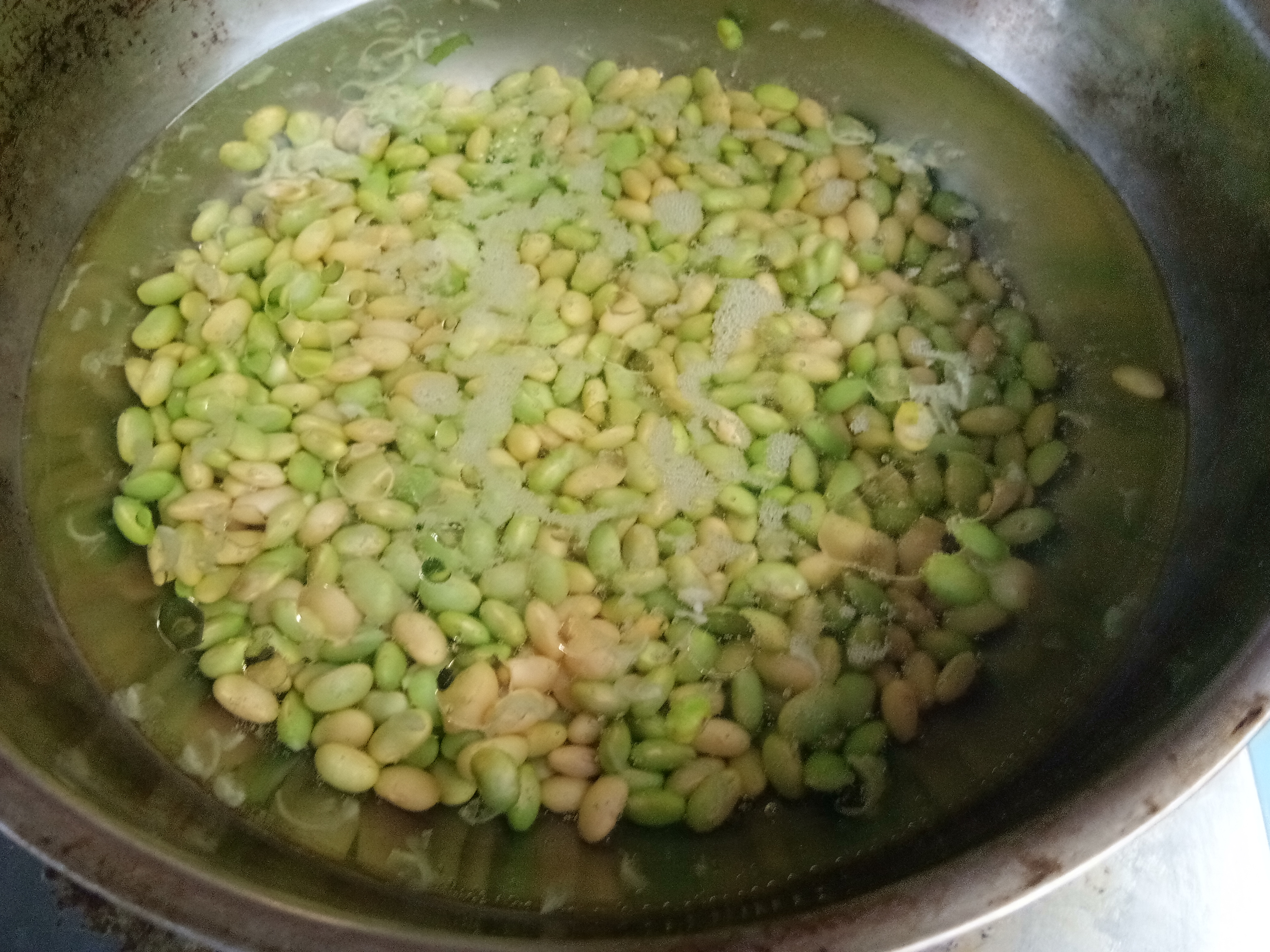 毛豆炒肉丁步骤4