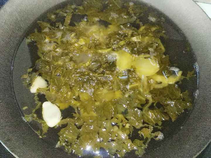 酸菜丸子汤步骤5