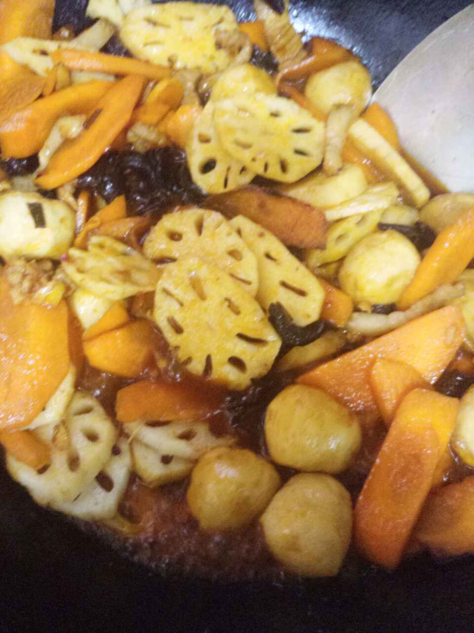 鱼香肉丸煲步骤6