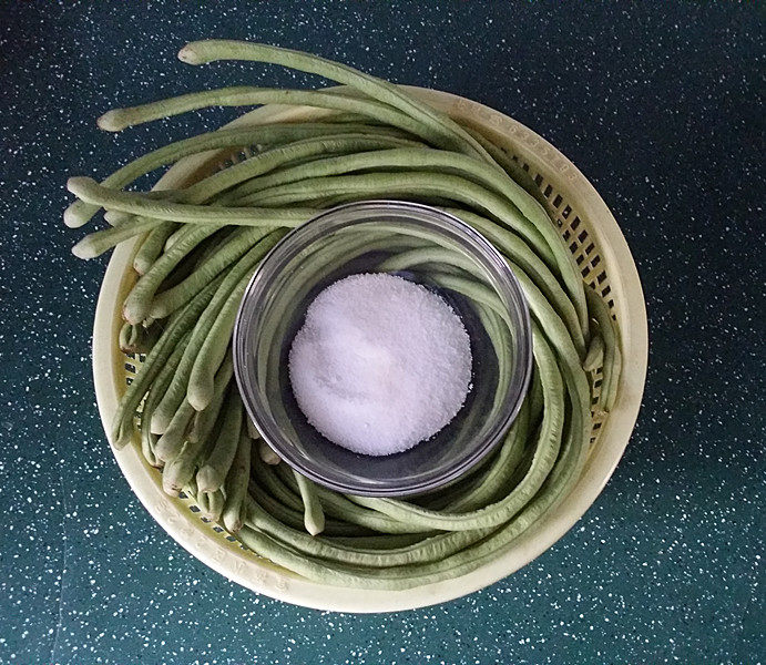 肉沫酸豆角步骤2