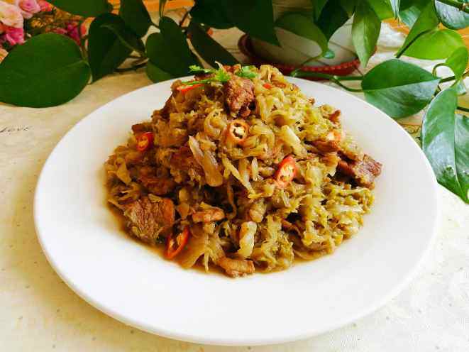 东北酸菜炒肉步骤7