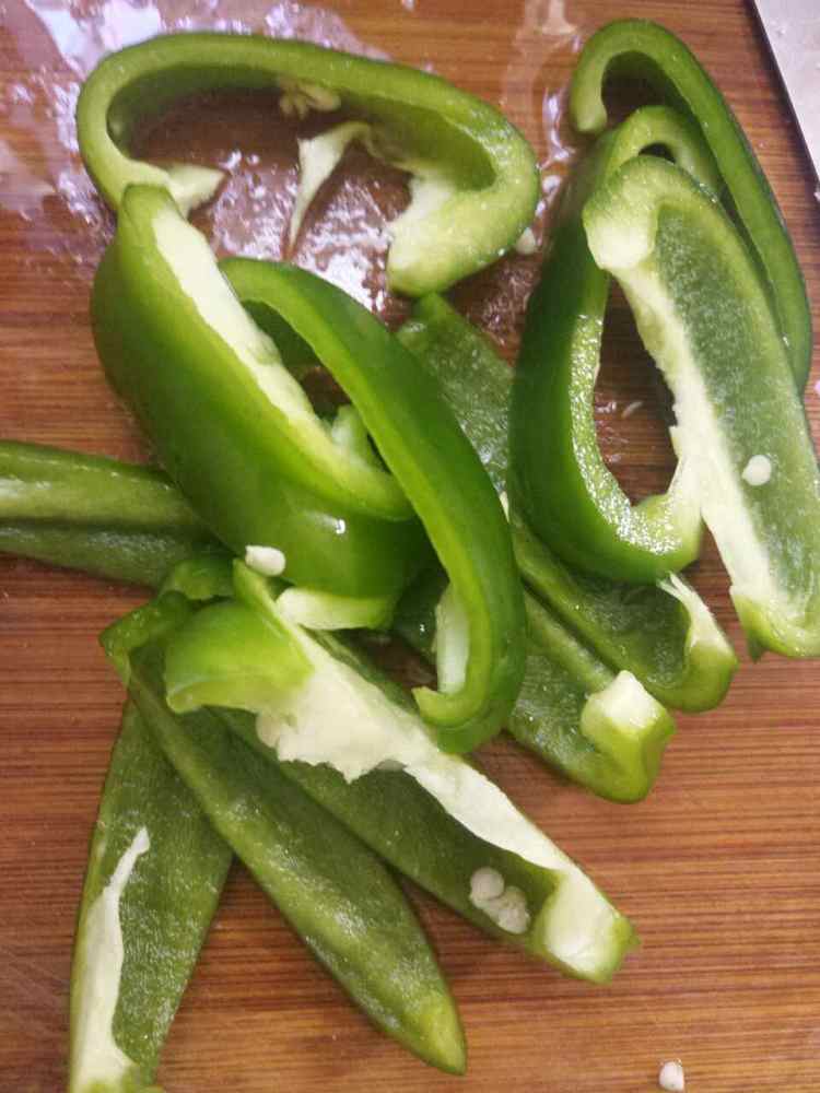 西红柿豆干炒肉片步骤3