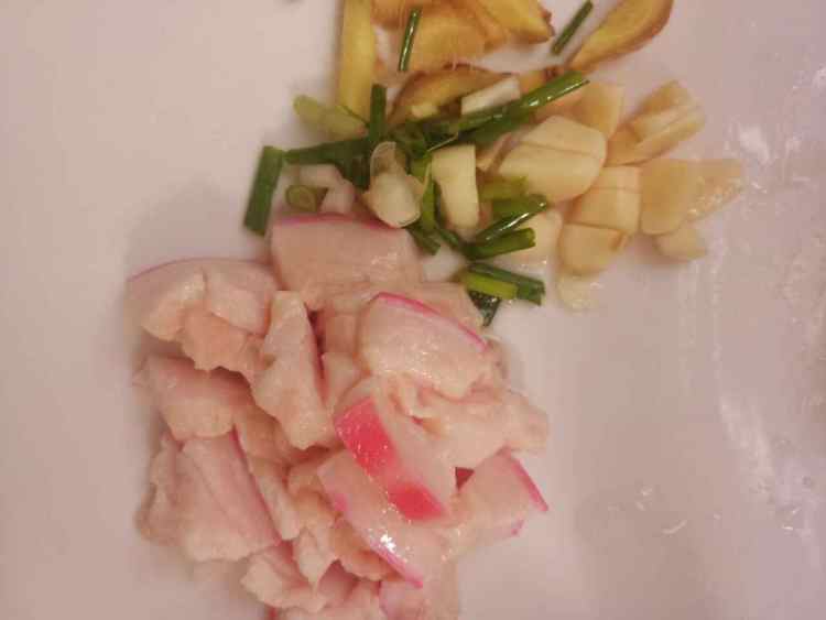 西红柿豆干炒肉片步骤6