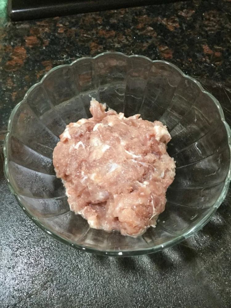 肉煎蛋步骤1