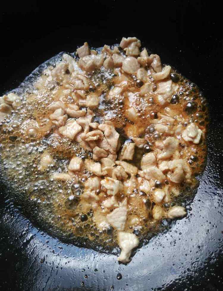 秋葵炒肉步骤7