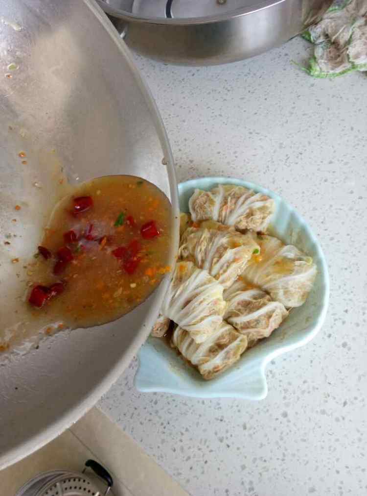 白菜肉卷步骤11