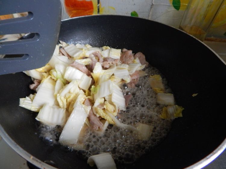 白菜炒肉片步骤10