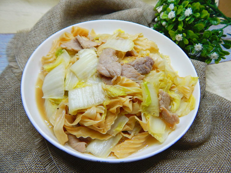 白菜炒肉片步骤16