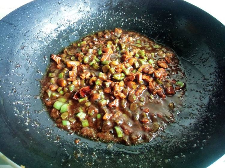 豆角炸酱面步骤8