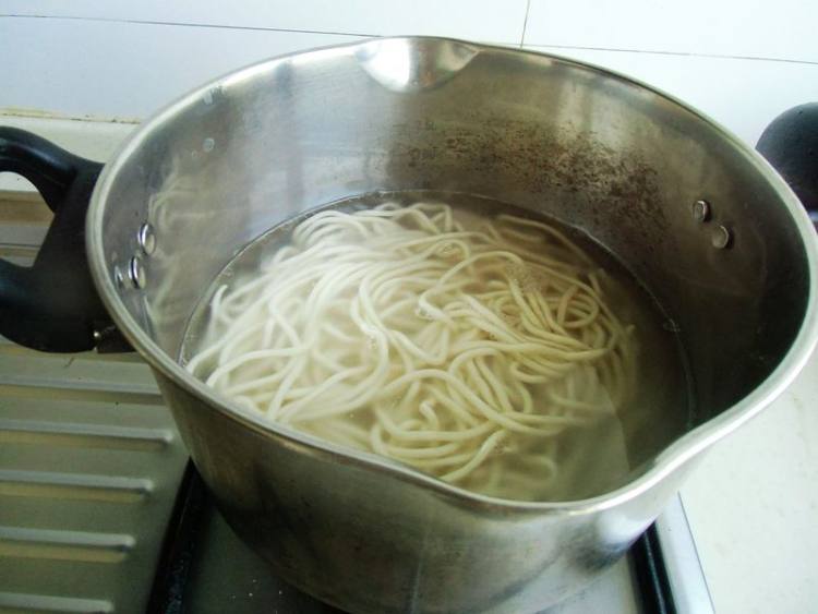 豆芽炒面步骤3