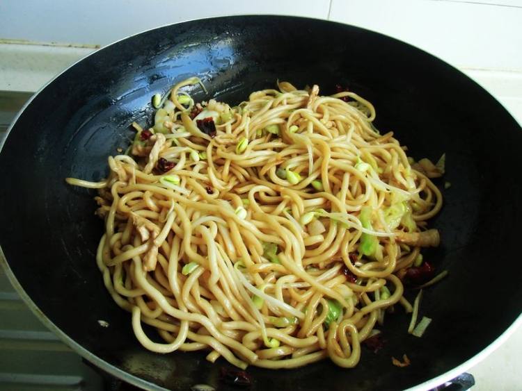 豆芽炒面步骤11